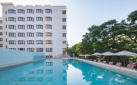 Hesperia  4*